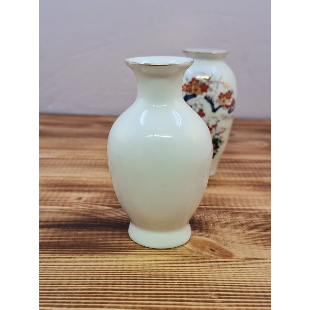2 Japanese Porcelain 4